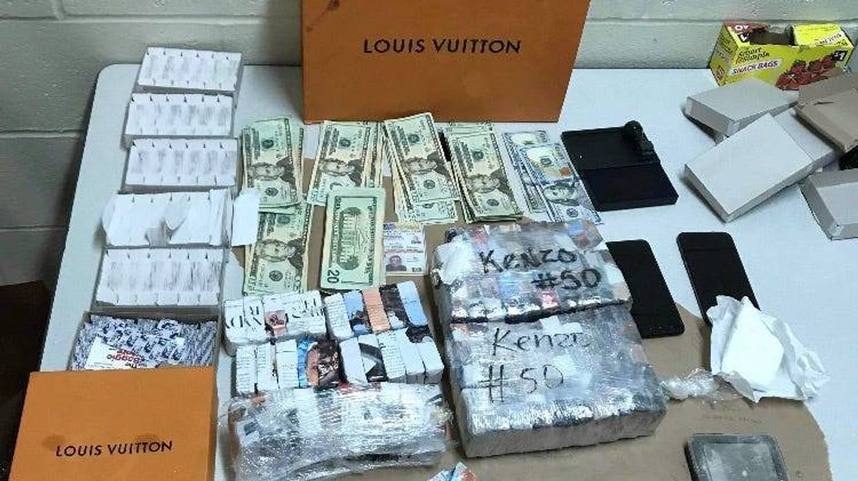 140 bricks of heroin, nearly $1400 cash