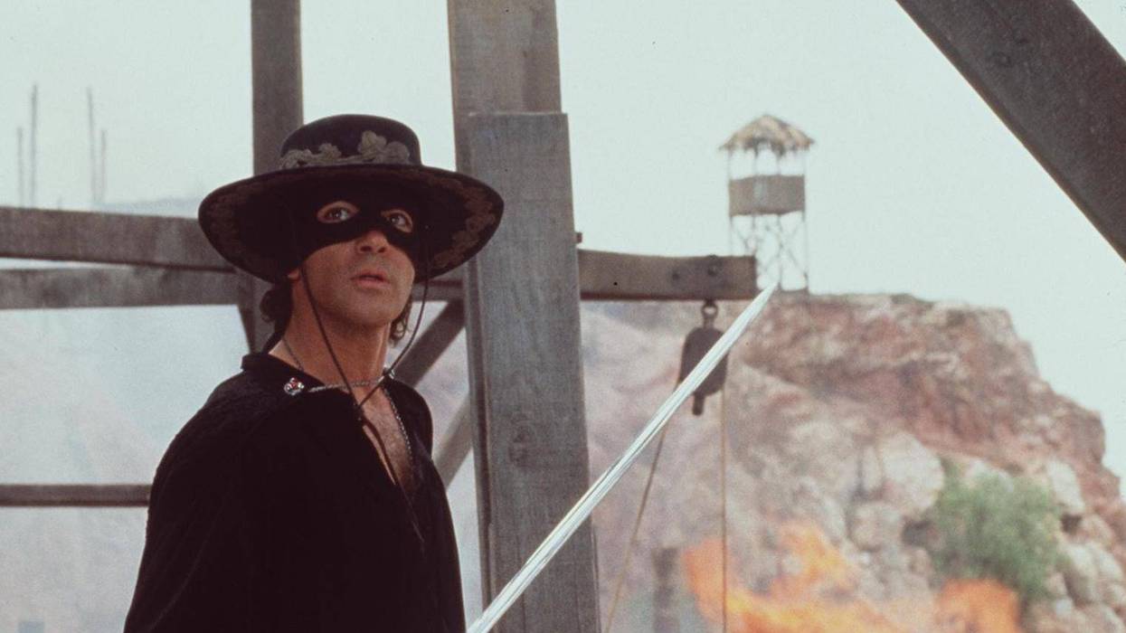 1998 Antonio Banderas stars in "The Mask of Zorro."