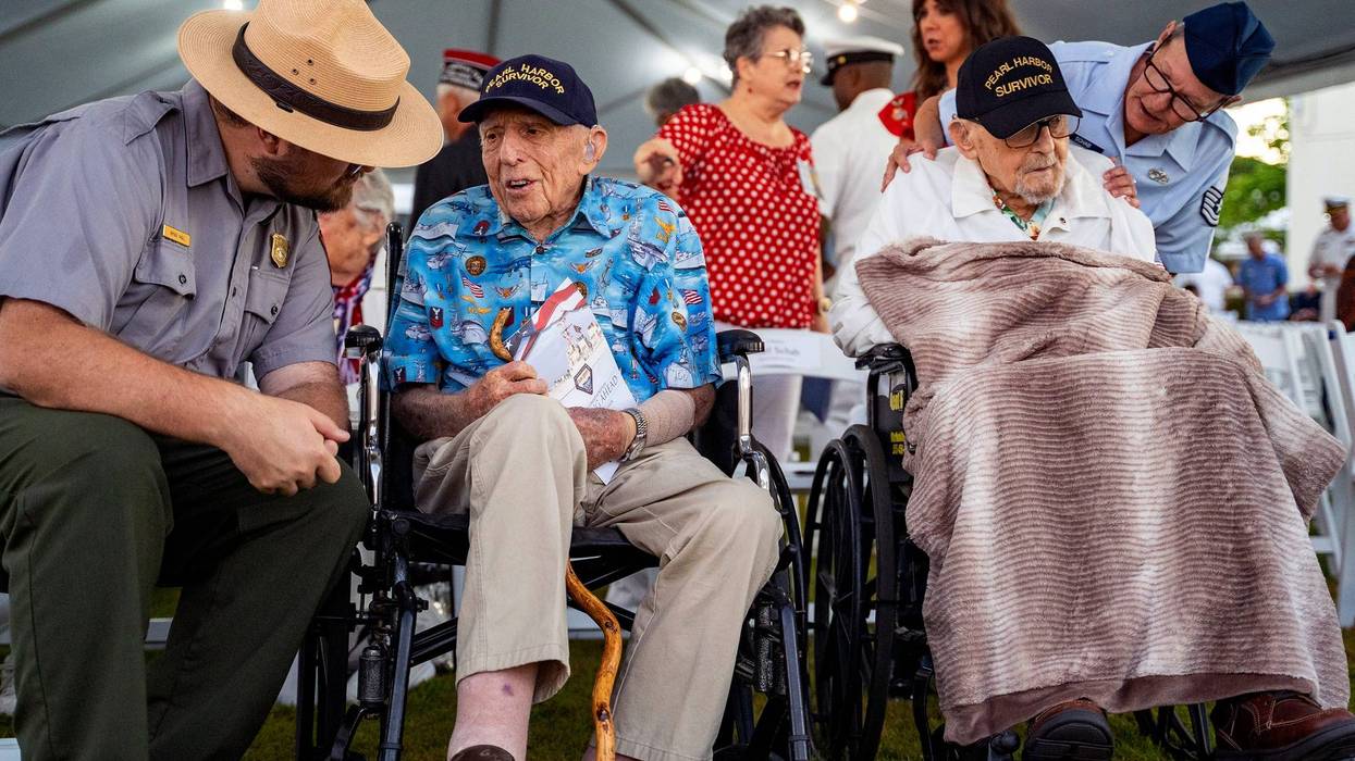 2 Pearl Harbor survivors, ages 104 and 102, return to Hawaii to honor those killed in 1941 attack