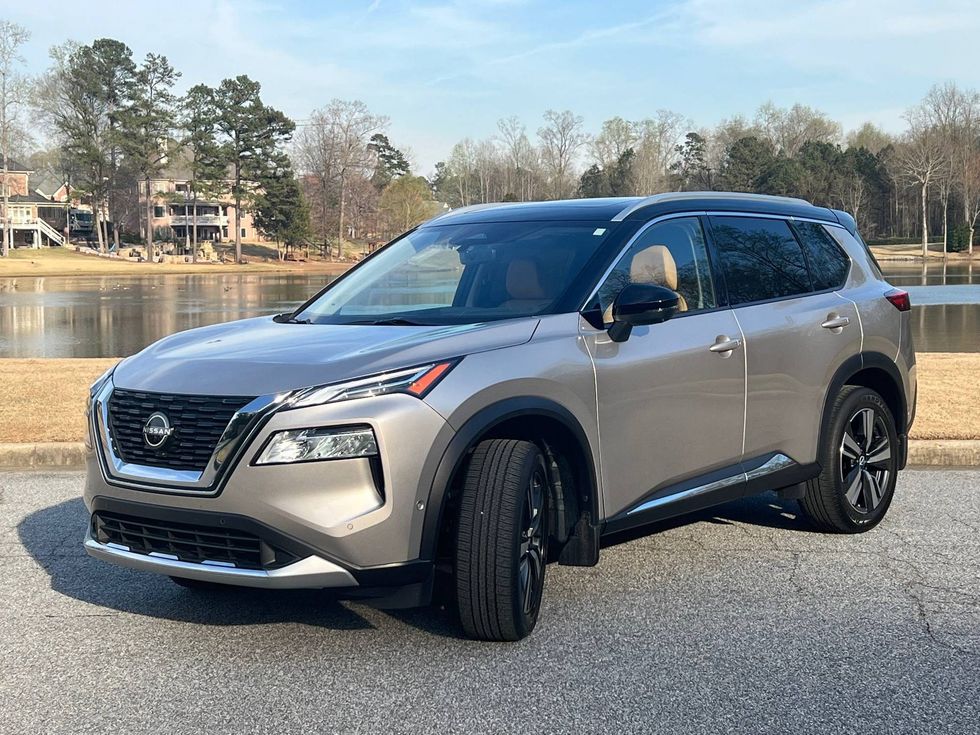 2023 Nissan Rogue Platinum AWD front view