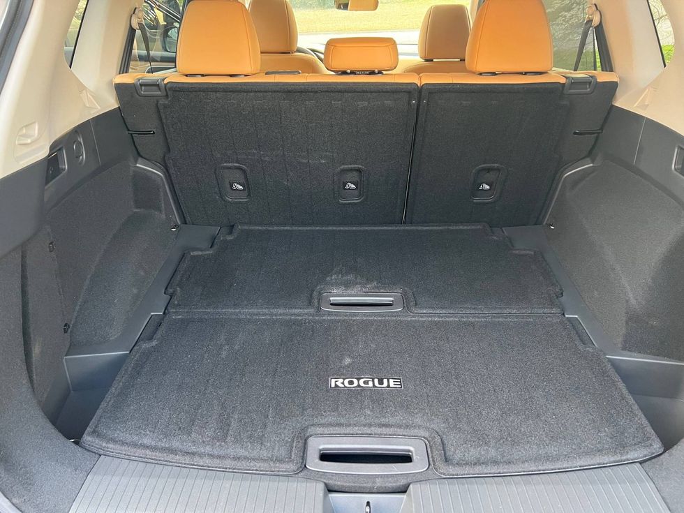 2023 Nissan Rogue Platinum AWD trunk view