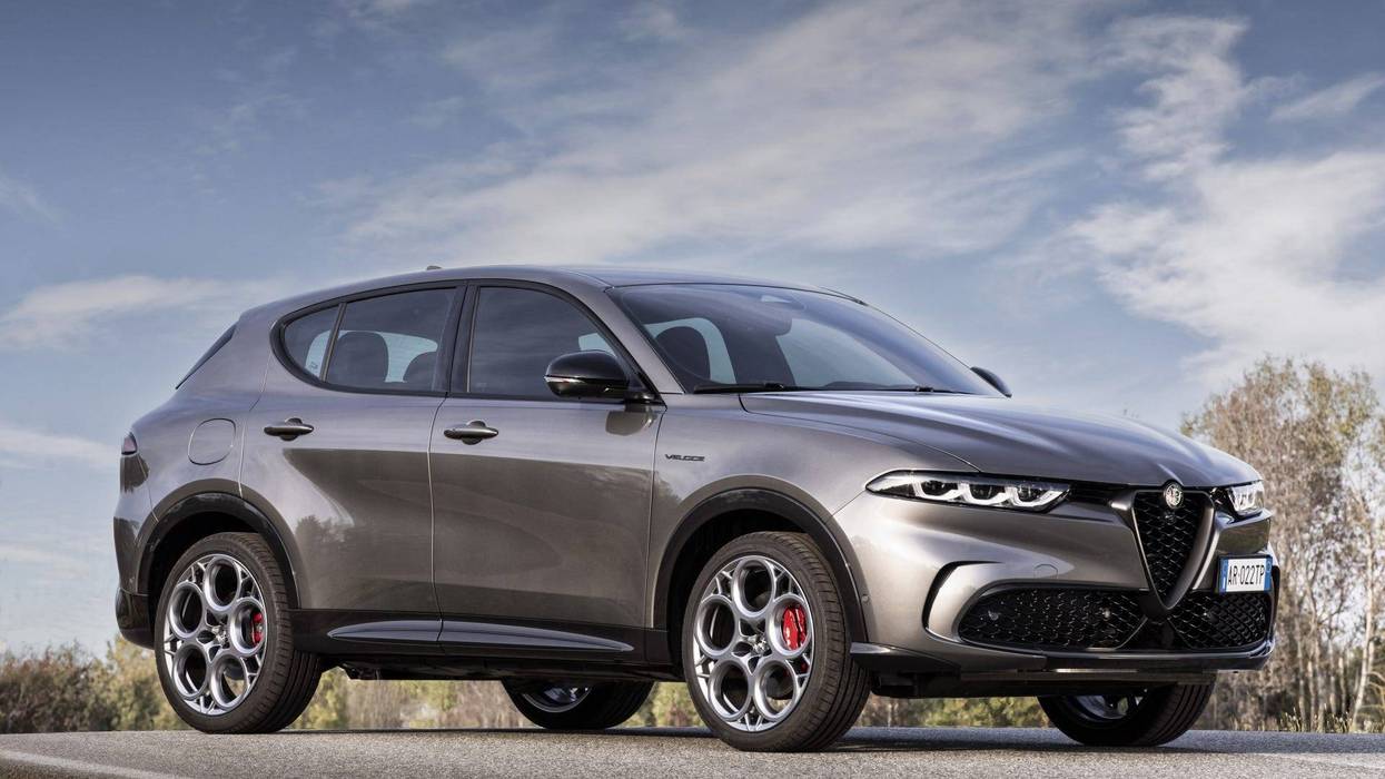 2024 Alfa Romeo Tonale front three quarter