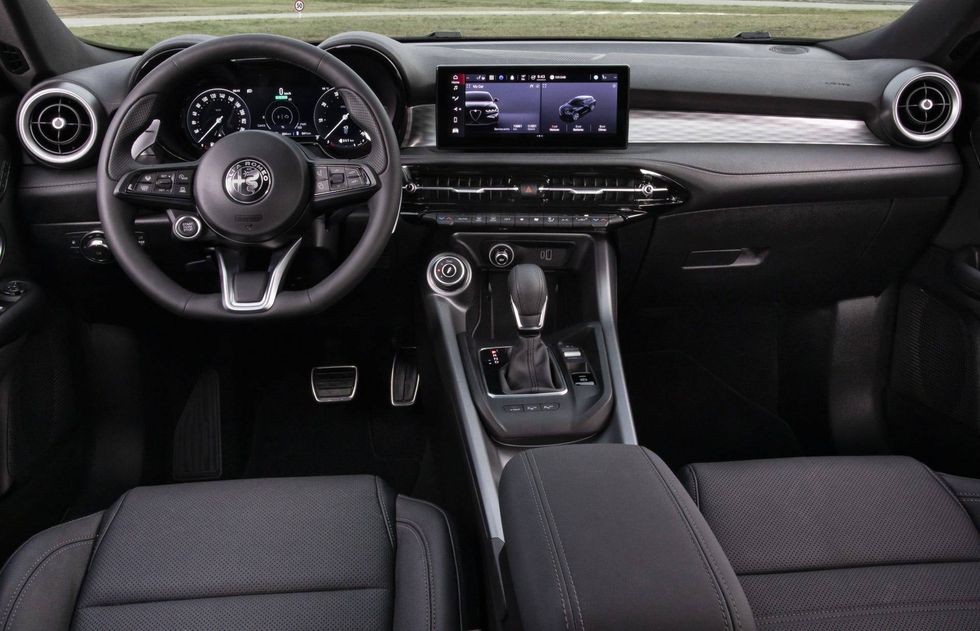 2024 Alfa Romeo Tonale interior