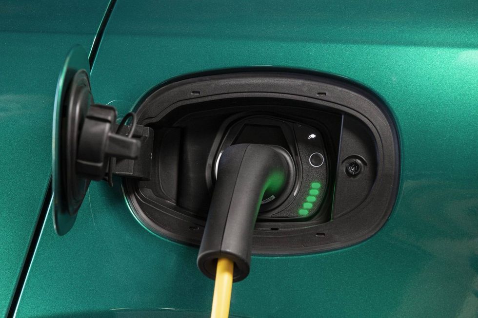 2024 Alfa Romeo Tonale plug in cord to car