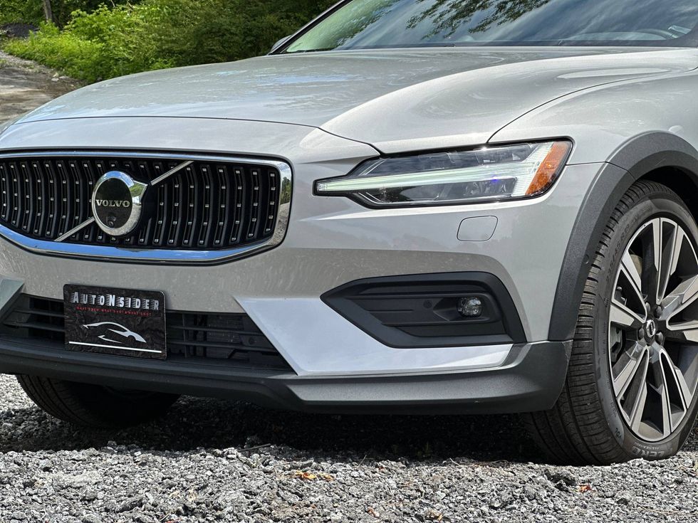 2024 Volvo V60 Cross Country B5 AWD Ultimate