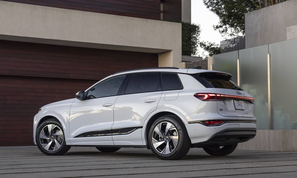 2025_Audi_Q6_e-tron_Glacier_White