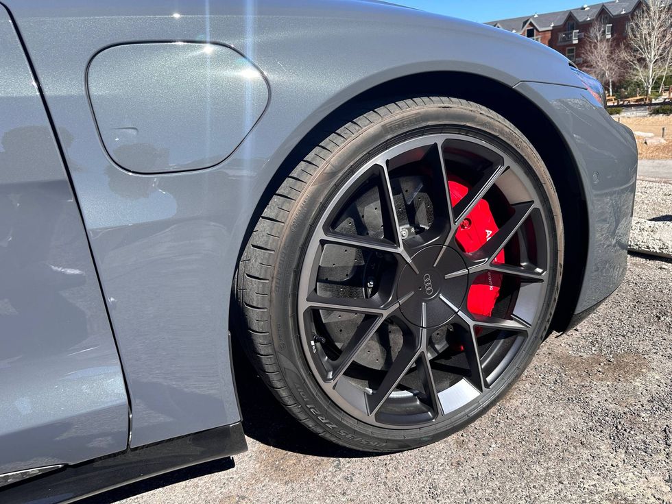 2025 Audi RS e-tron GT Performance