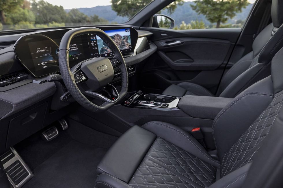 2025_Audi_SQ6_e-tron_Interior
