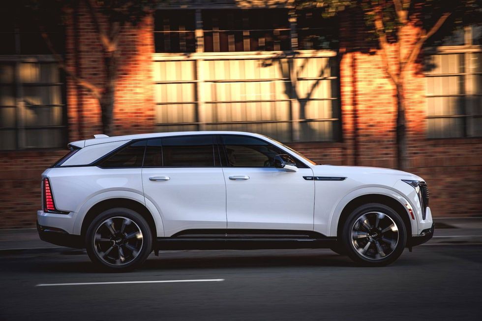 2025 Cadillac ESCALADE IQ