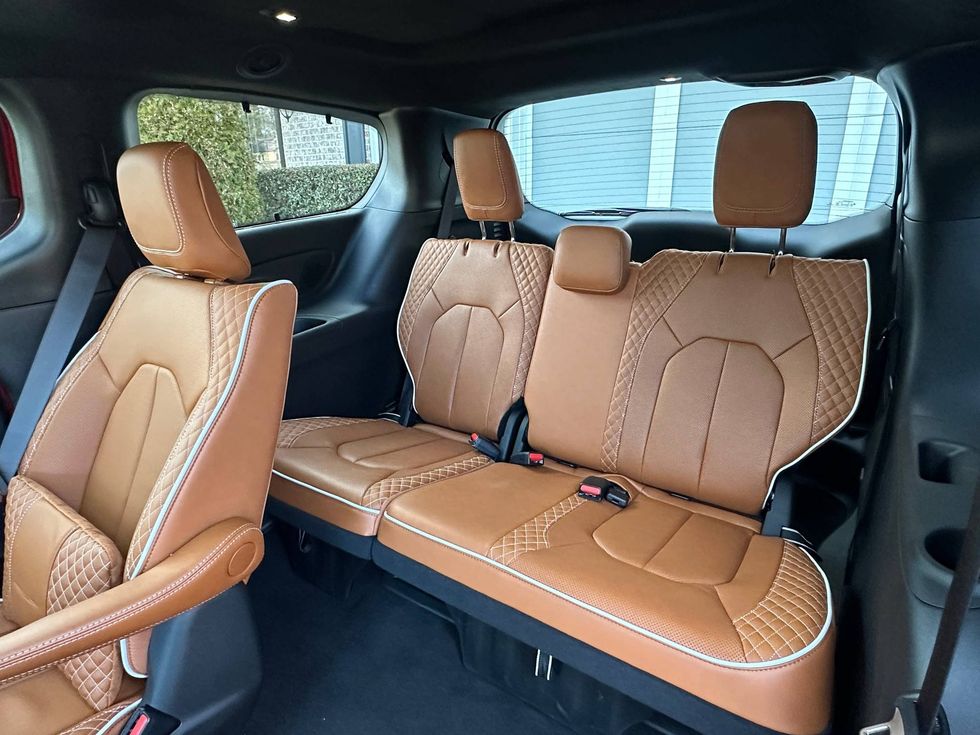 2025 Chrysler Pacifica Plug-In Hybrid Pinnacle