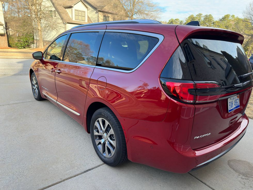 2025 Chrysler Pacifica Plug-In Hybrid Pinnacle