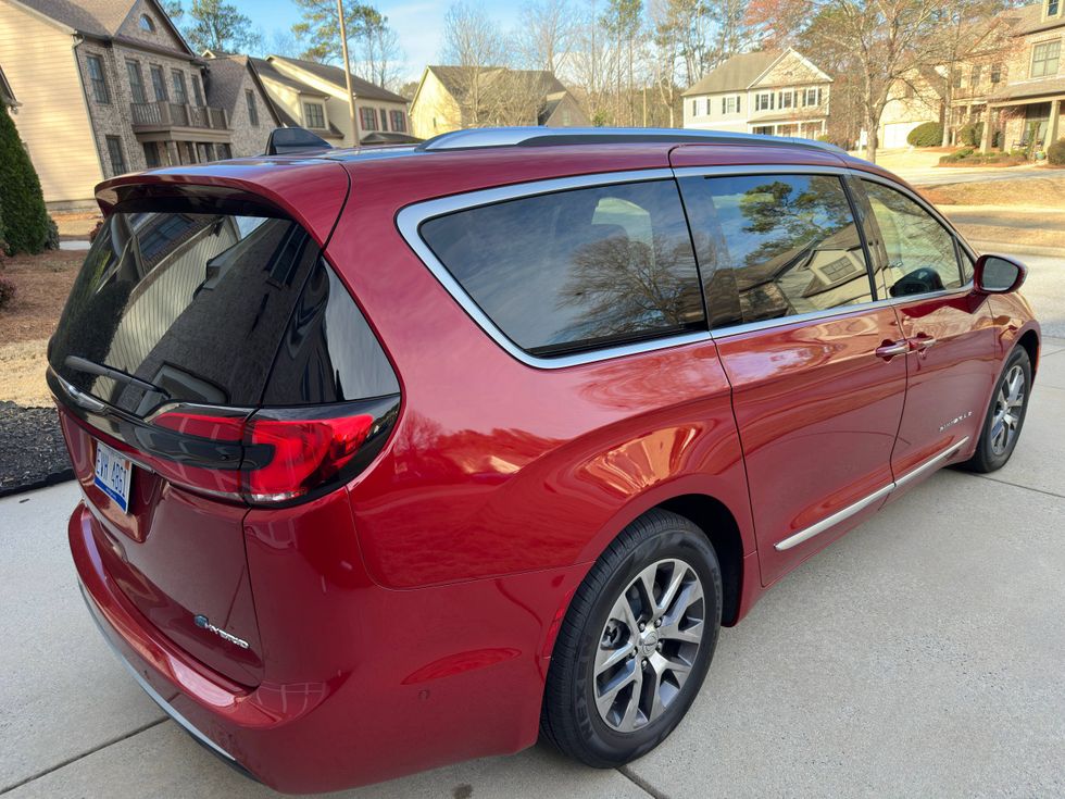 2025 Chrysler Pacifica Plug-In Hybrid Pinnacle