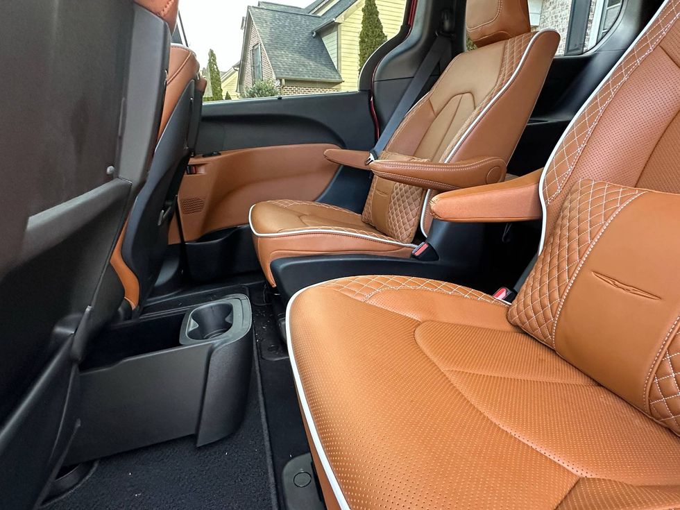 2025 Chrysler Pacifica Plug-In Hybrid Pinnacle