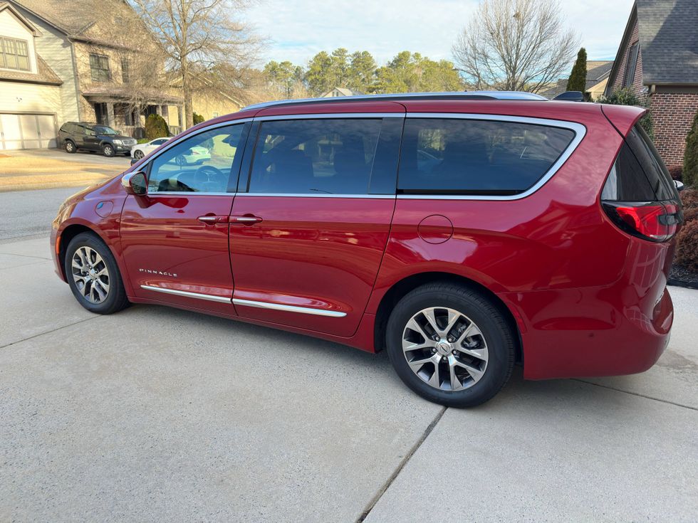 2025 Chrysler Pacifica Plug-In Hybrid Pinnacle