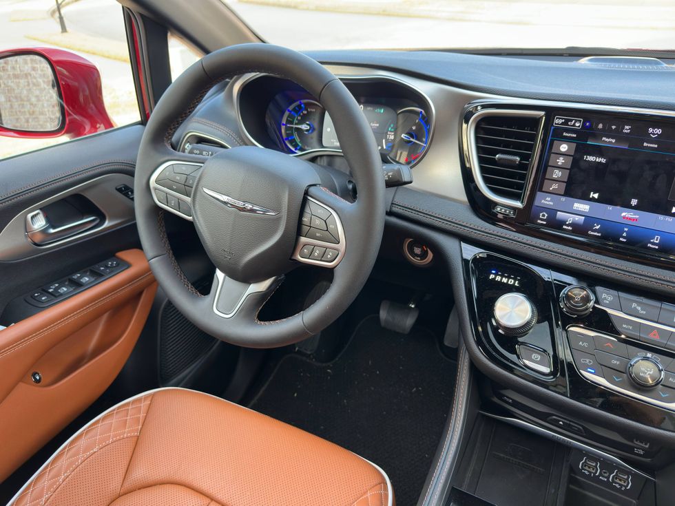 2025 Chrysler Pacifica Plug-In Hybrid Pinnacle