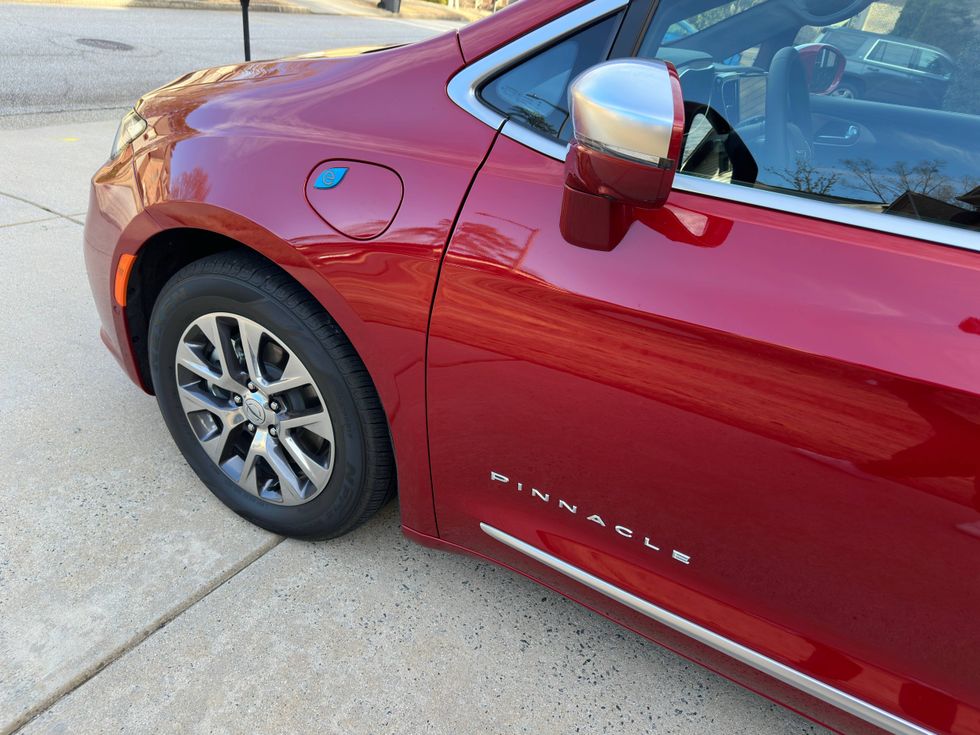 2025 Chrysler Pacifica Plug-In Hybrid Pinnacle