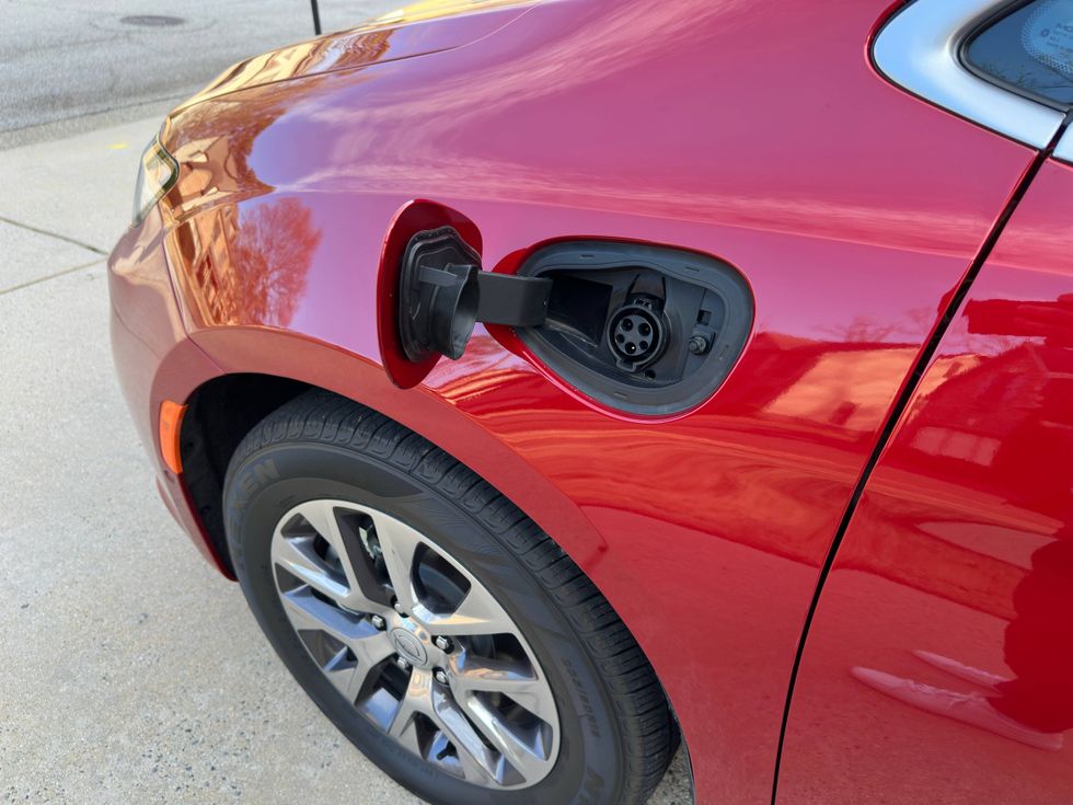 2025 Chrysler Pacifica Plug-In Hybrid Pinnacle