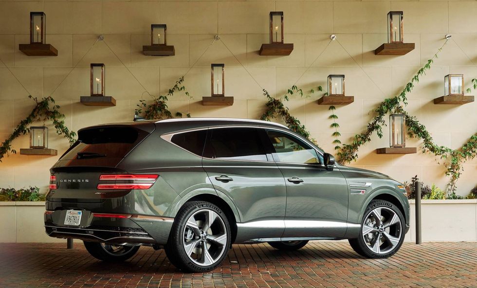 2025_Genesis_GV80_rear