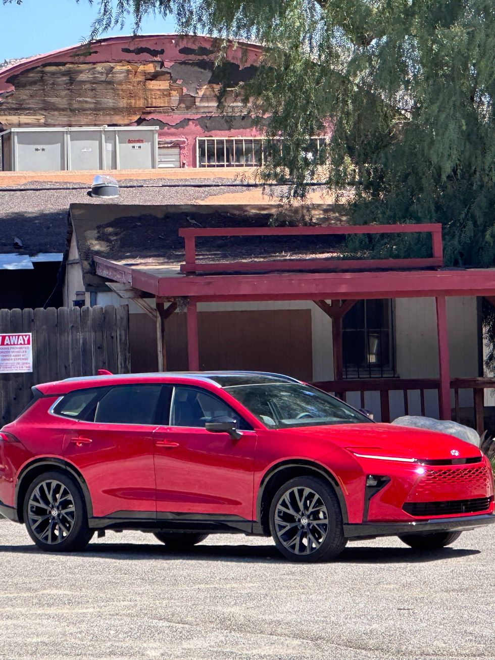 2025 Toyota Crown Signia