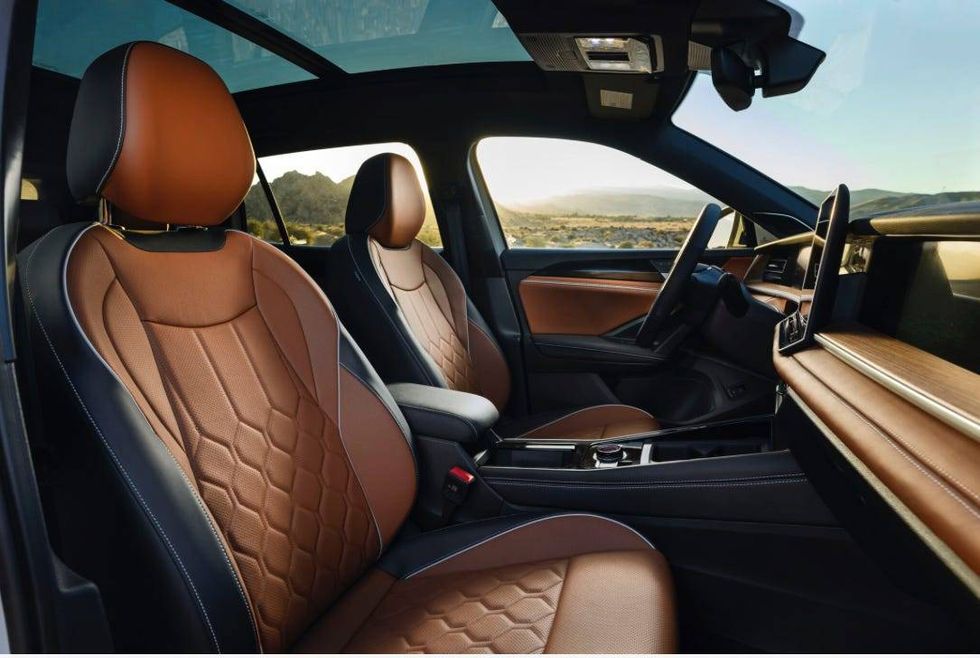 2025 Volkswagen Tiguan SEL R-Line