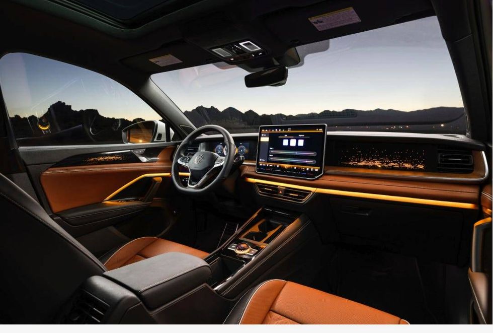 2025 Volkswagen Tiguan SEL R-Line