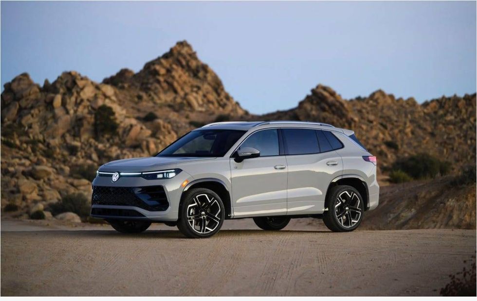 2025 Volkswagen Tiguan SEL R-Line