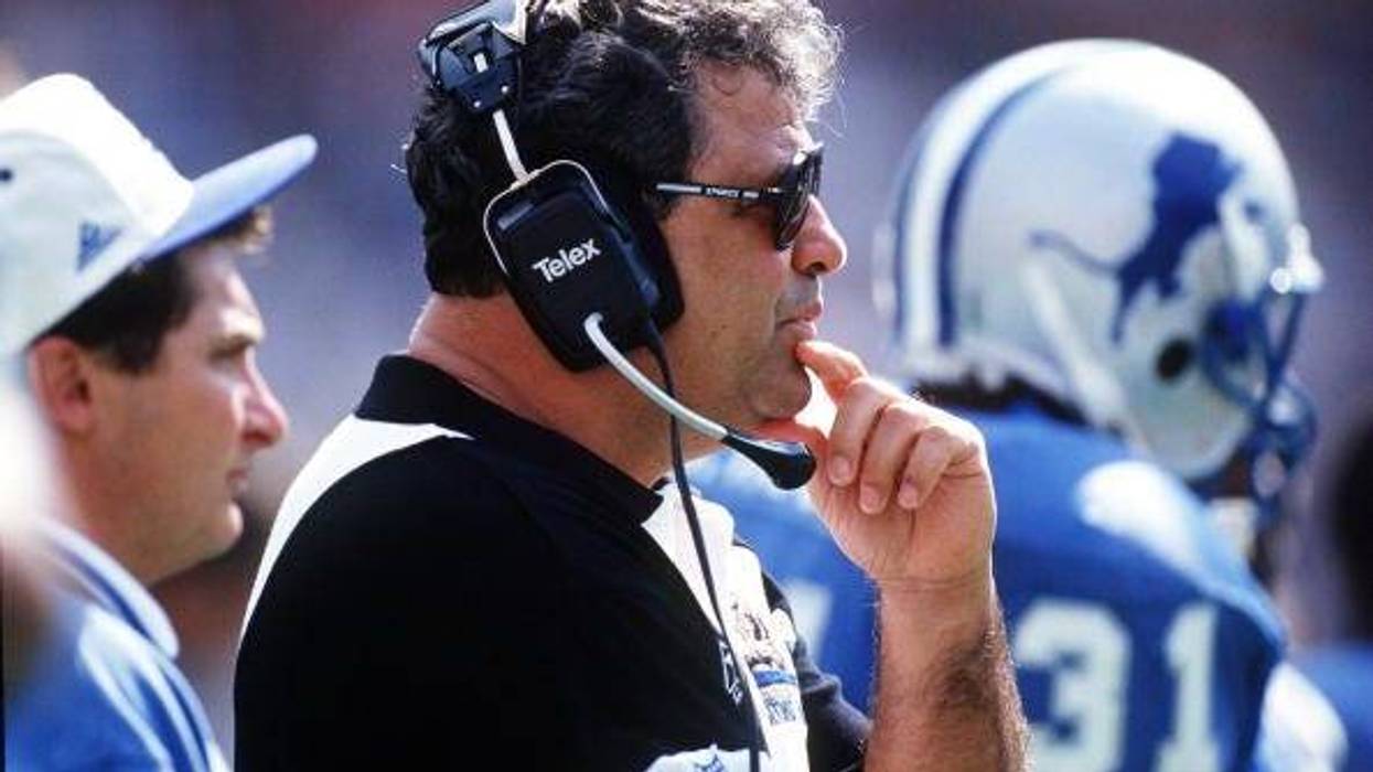 24 OCT 1993: WAYNE FONTES, HEAD COACH OF THE Detroit LIONS.
