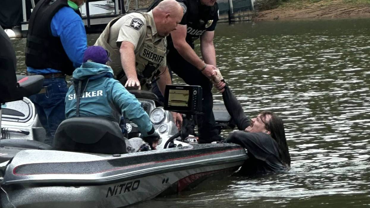 Suspect jumps into Lake Hartwell to during weekend chase