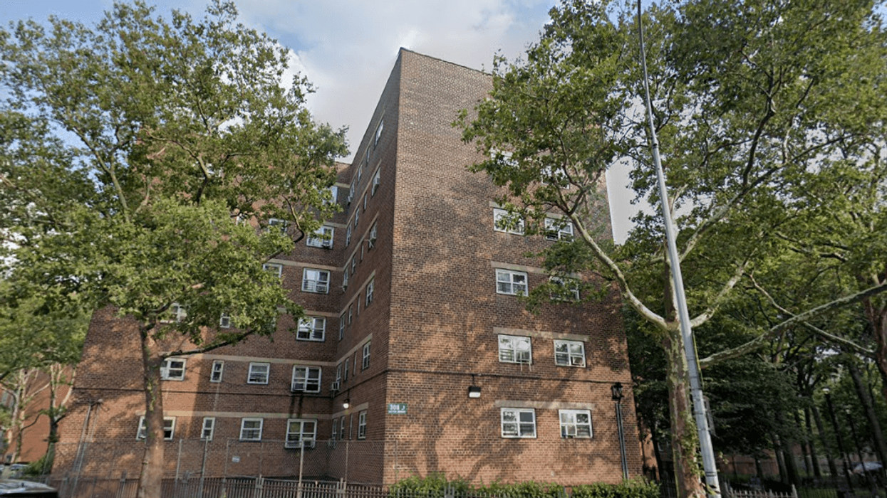 31-year-old shot and stabbed to death at Brooklyn NYCHA building