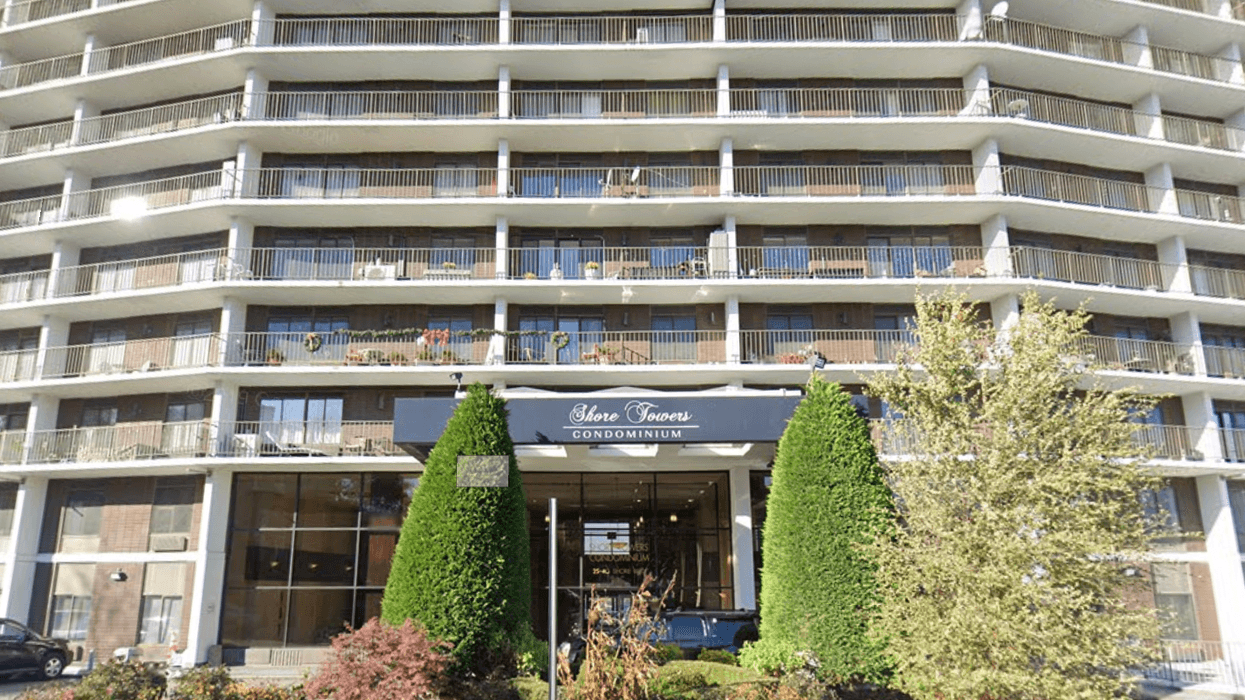 40 Shore Boulevard, one of the buildings where Kapelow fraudulently took payment for an apartment from a potential renter