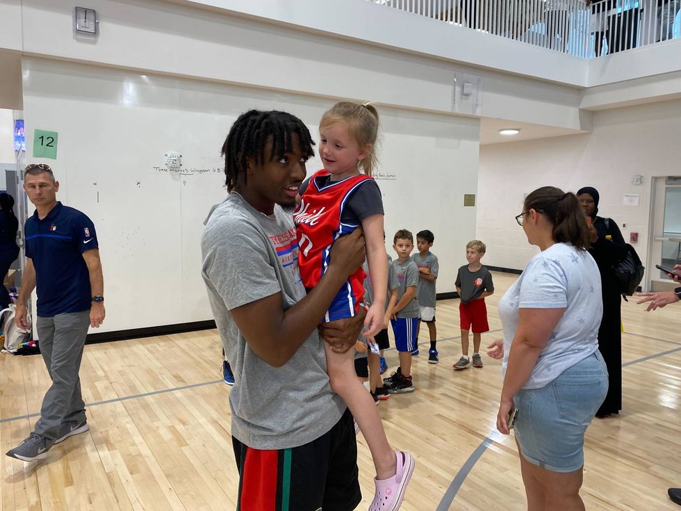 76ers star Tyrese Maxey picks up Alex Evans