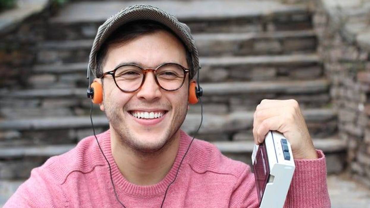 '80s guy with walkman