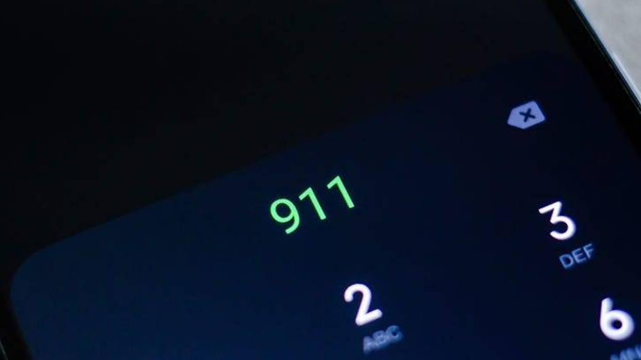 911 on a cell phone