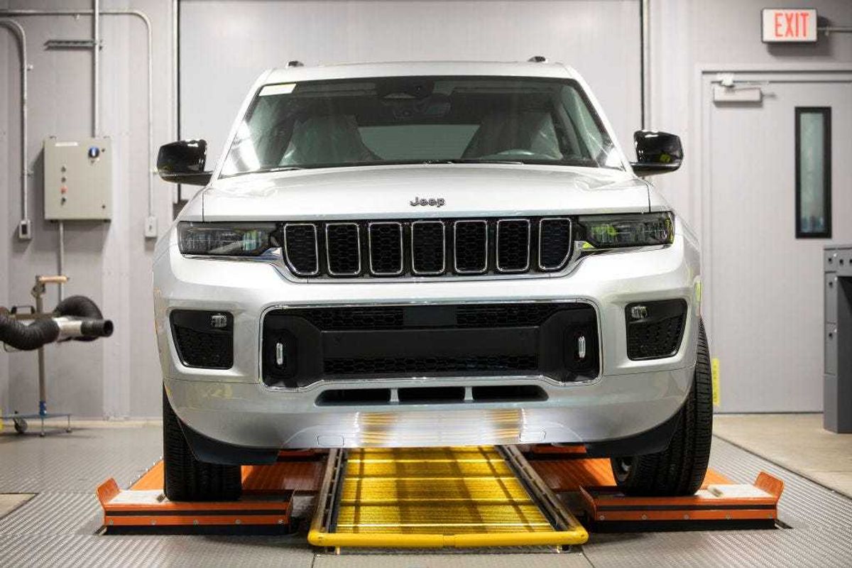 A 2021 Jeep Grand Cherokee L undergoes a BSR (Buzz, Squeak and Rattle) Shaker test at the Stellantis Detroit Assembly Complex-Mack on June 10, 2021 in Detroit, Michigan. The plant is the first new auto assembly plant in Detroit in thirty years, and will manufacture the 2021 Jeep Grand Cherokee L. (Photo by Bill Pugliano/Getty Images)