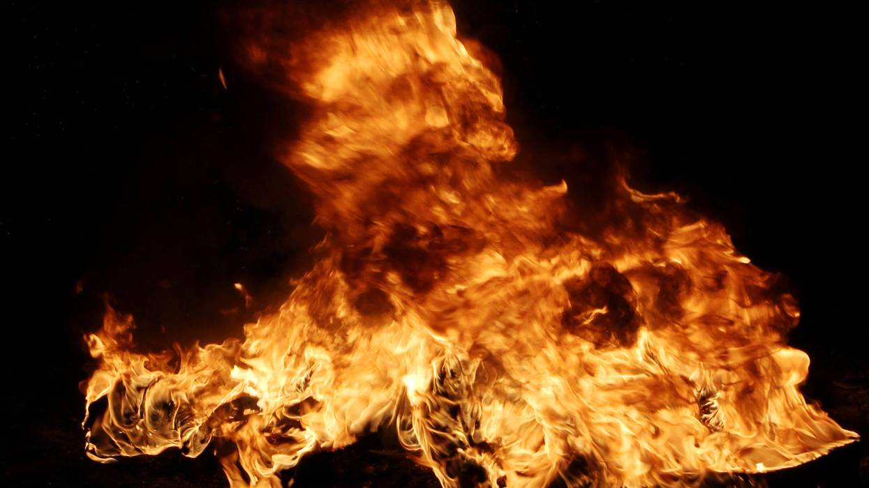 A 30-year-old man was apprehended by police after he allegedly set fire to family home in Macomb County early Thursday morning.