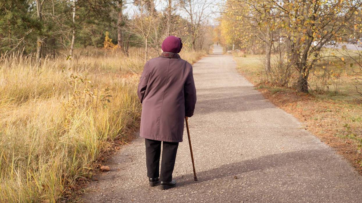 A 95-year-old Berkeley woman is warning others after she was robbed while walking on a Bay Area trail on Thanksgiving.