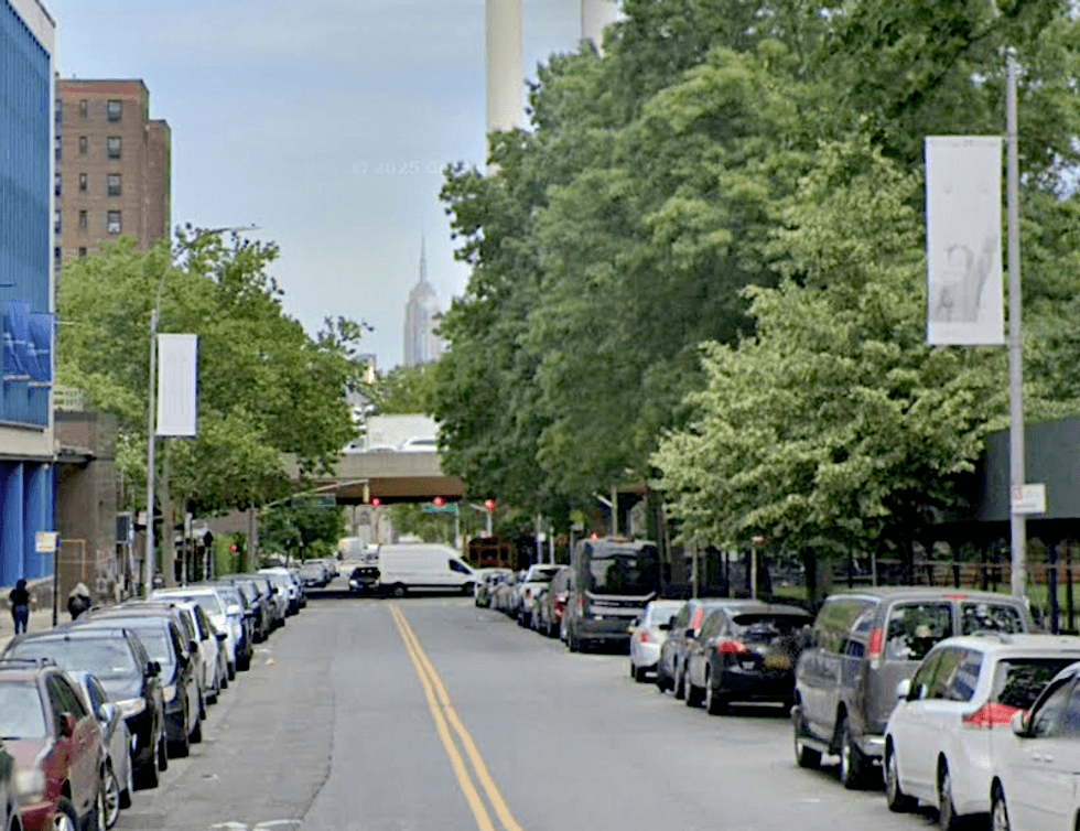 Livery cabbie shot in the face after Brooklyn fender bender
