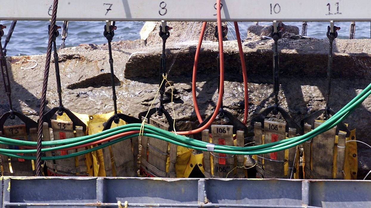 A close up of the Confederate submarine H. S. Hunley after it was raised from the bottom of the Charleston, South Carolina harbor on Tuesday morning, August 8, 2000.