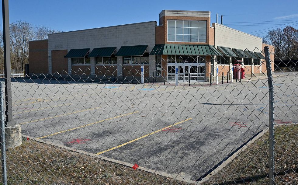 A closed Walgreens.
