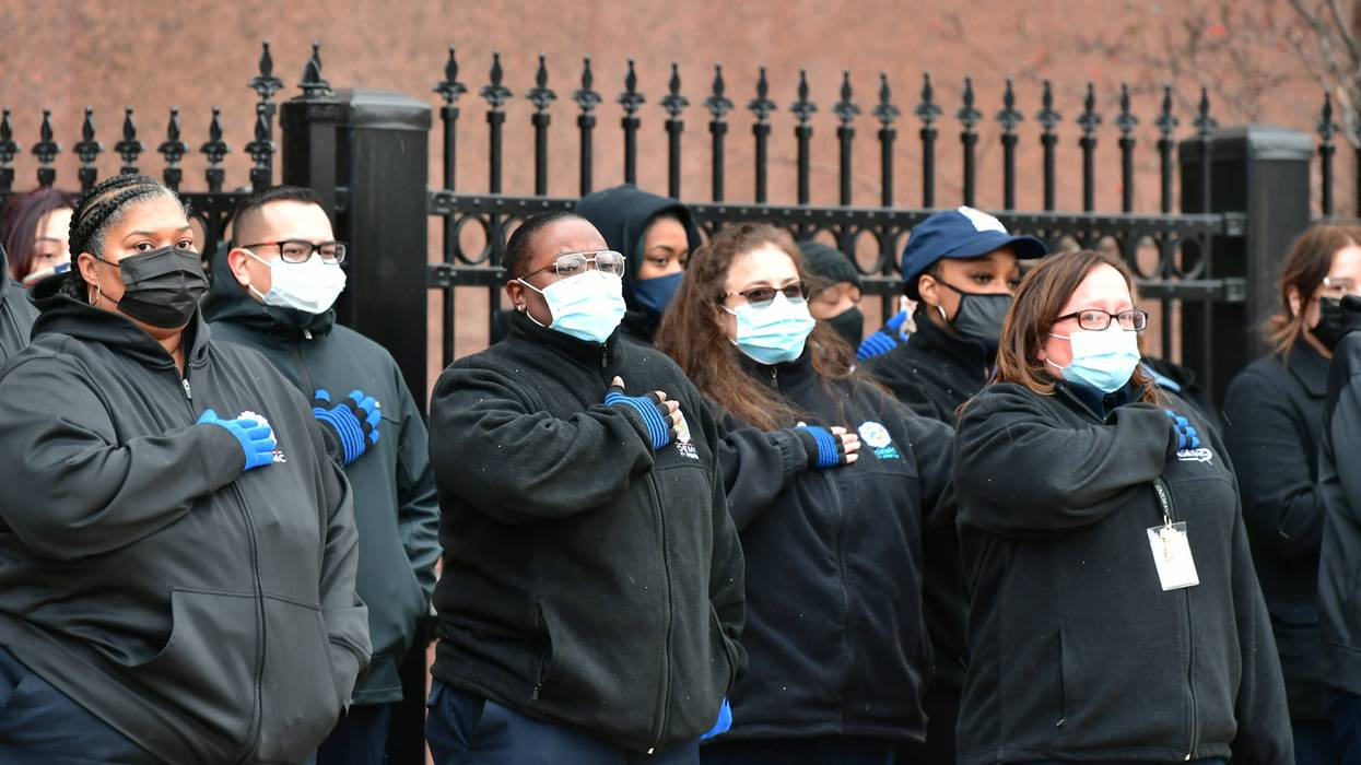A funeral mass was this morning for a Chicago 911 dispatcher who died this month of COVID-19 and he was given a reverential tribute by fellow workers.