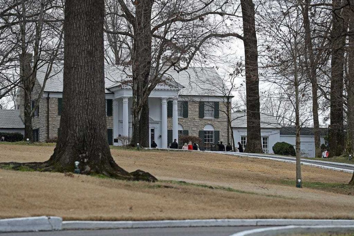 A general view of Graceland as fans gather outside Graceland to pay their respects to Lisa Marie Presley on January 13, 2023 in Memphis, Tennessee. (Photo by Justin Ford/Getty Images)
