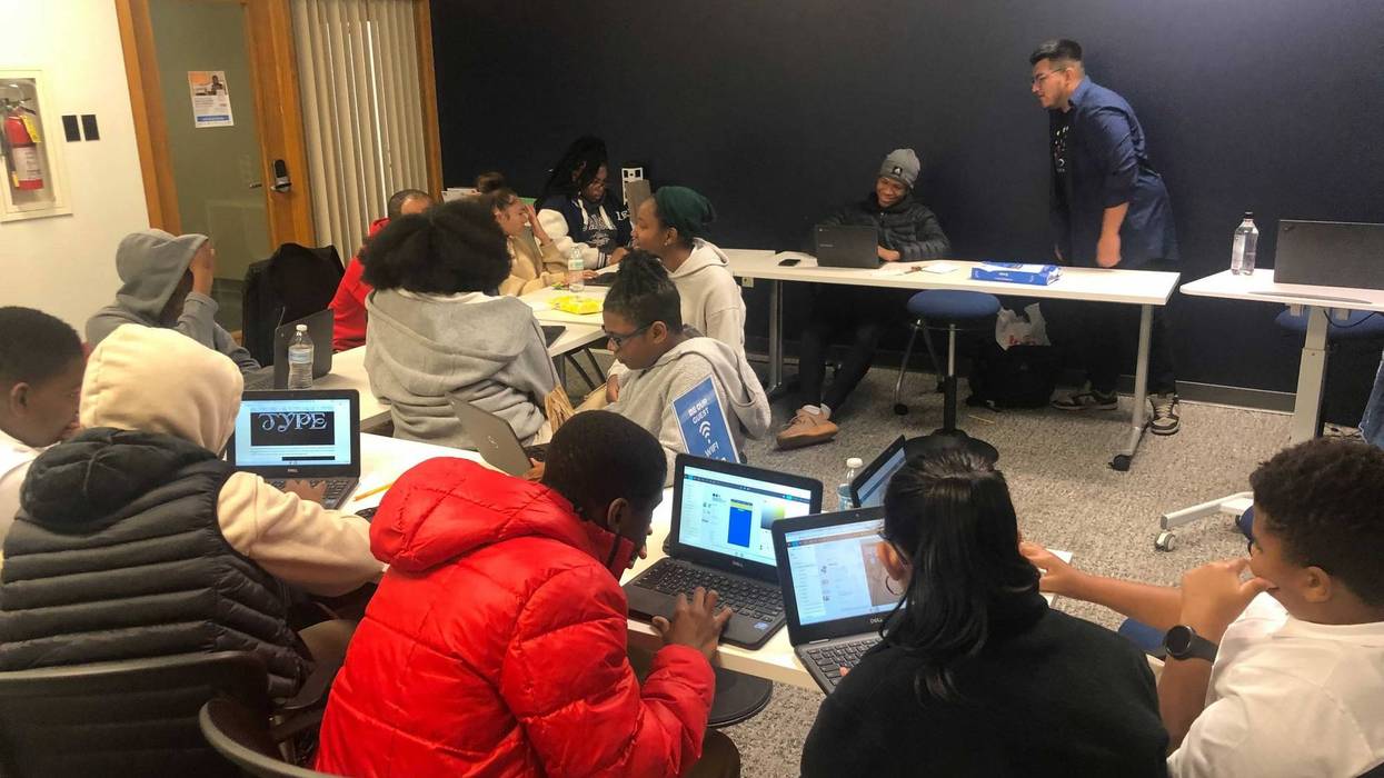 A group of students attends a 1Philadelphia class.