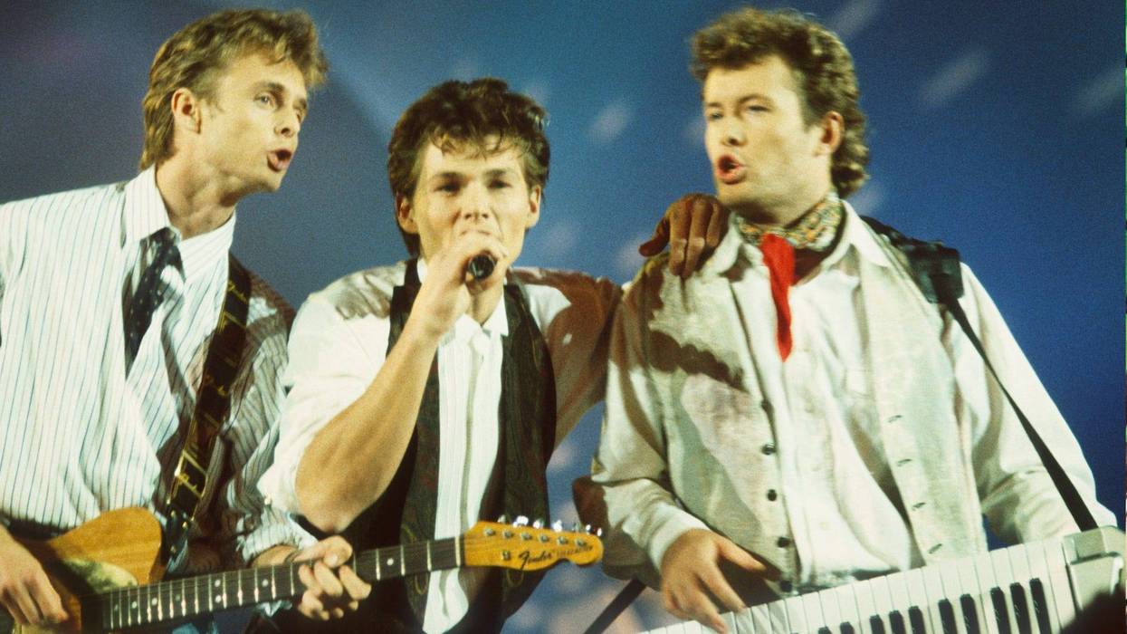 A-ha, Magne Furuholmen, Morten Harket, Paul Waaktaar-Savoy, Diamond Awards Festival, Sportpaleis, Antwerp, Belgium, 19th November 1988.