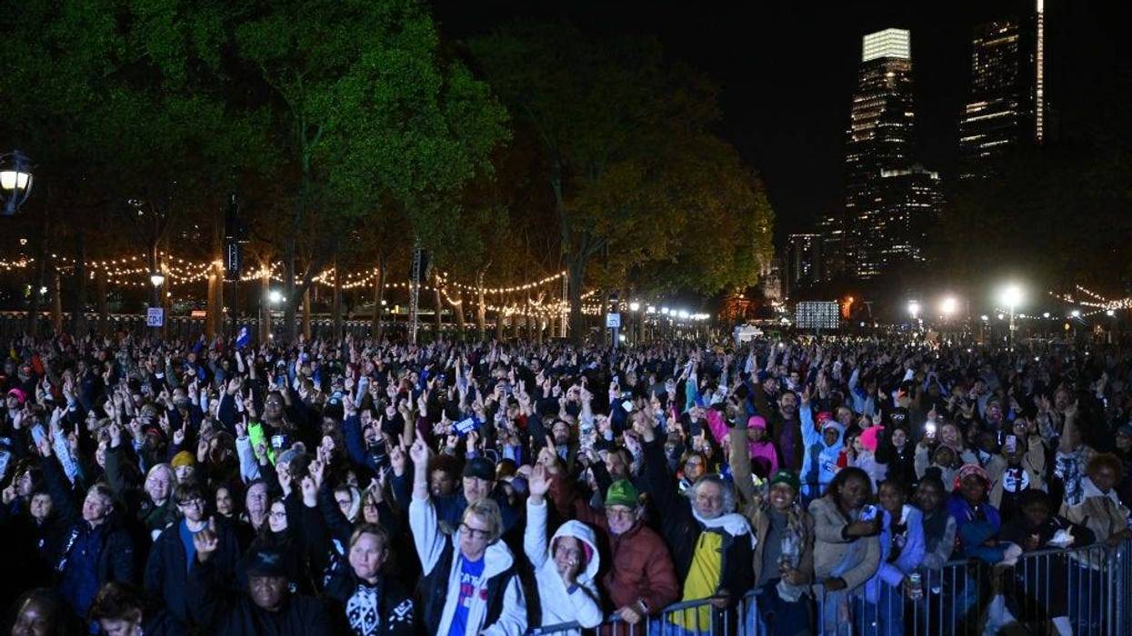 A large crowd of supporters gathered on the Benjamin Franklin Parkway ahead of a campaign rally for Kamala Harris on Monday.