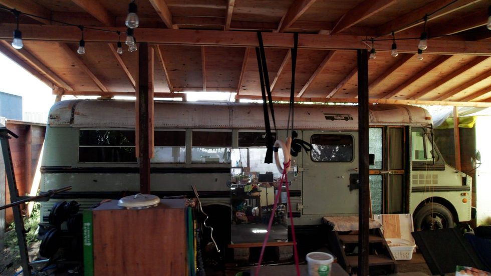 A look at "Frankie" the bus, Hoang