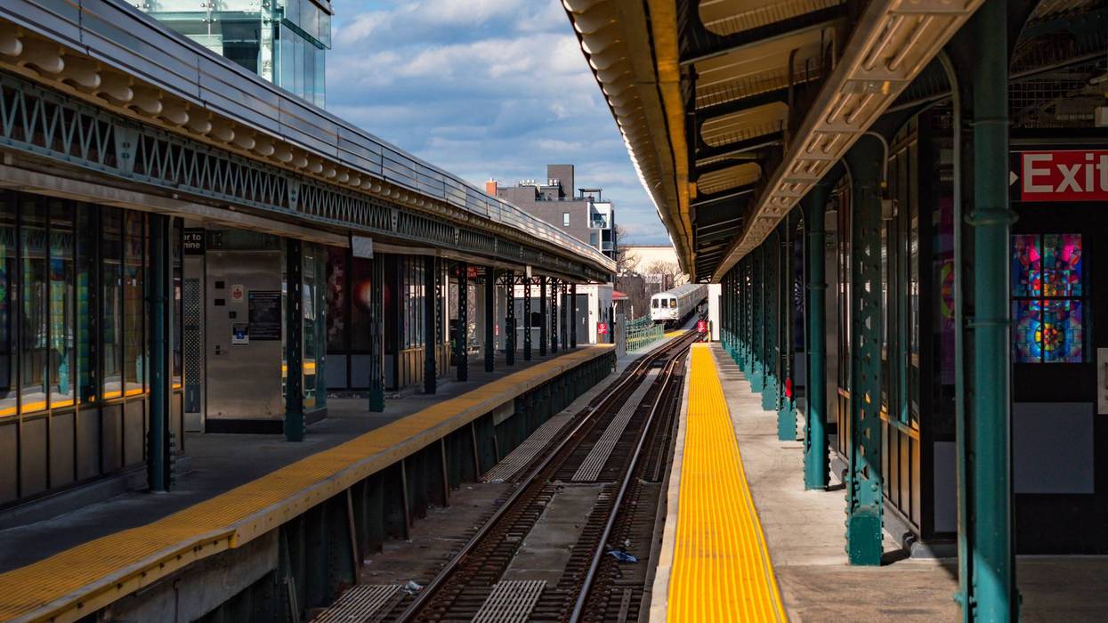 Man killed by Brooklyn subway train fell onto tracks during fight over backpack: cops