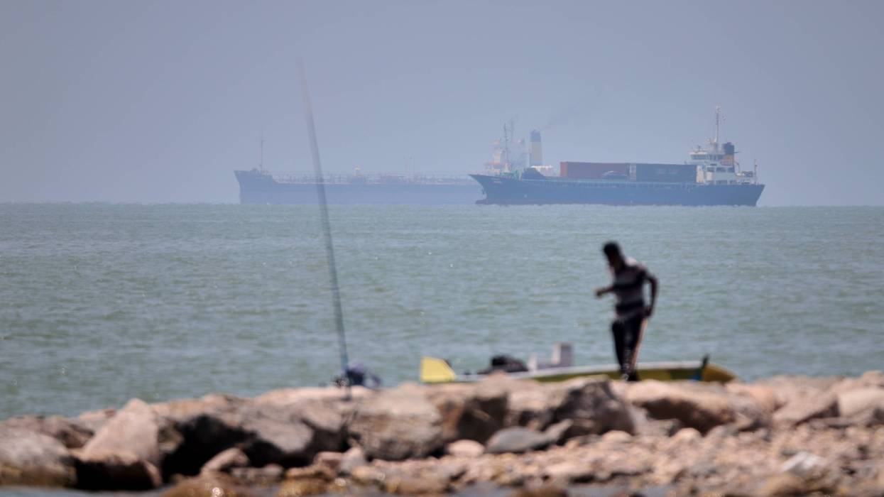 US officials say Iran deal calls for diluting uranium at minimum, waiving sanctions, opening strait