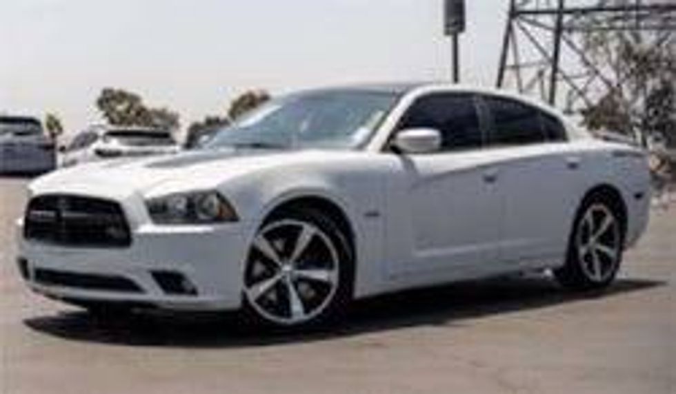 A photo of a car similar to the one the missing girls were last seen in.