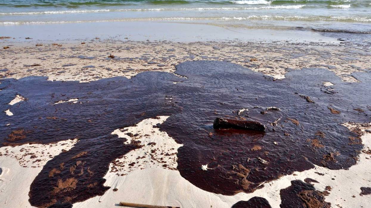 A pipeline fracture has caused 126,000 gallons of oil to spill into the ocean off the coast of Orange County.