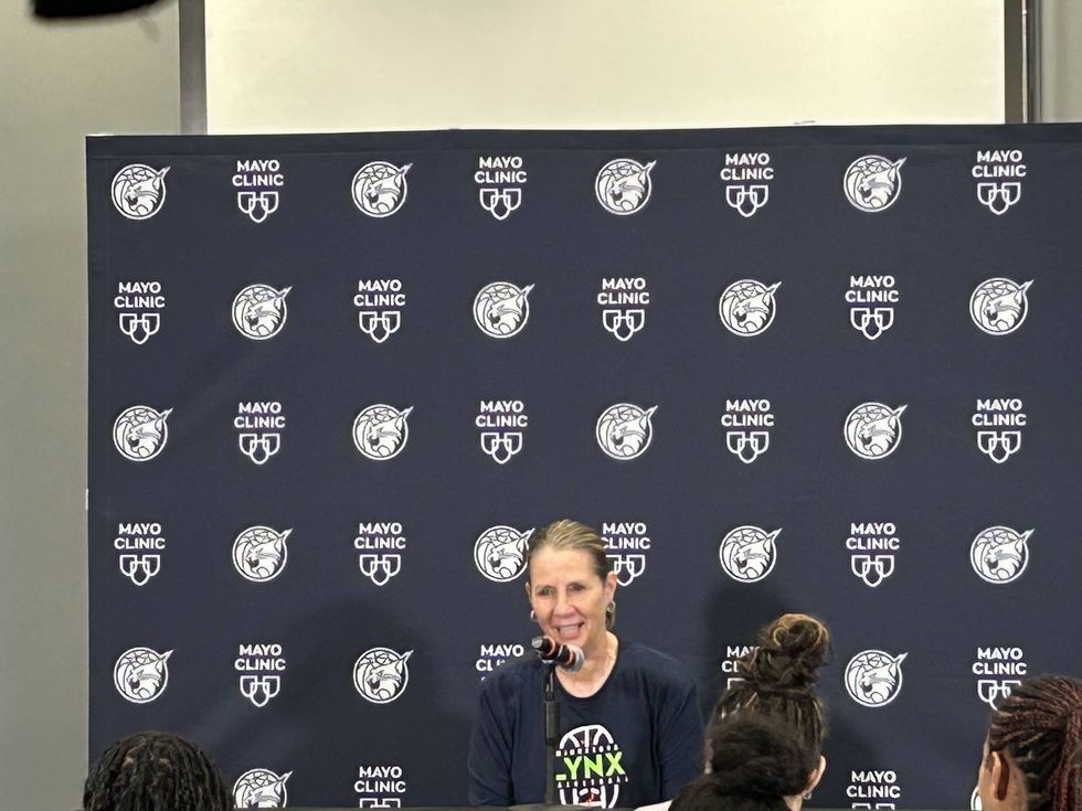 Lynx celebrate historic milestone after coach Cheryl Reeve became the winningest in WNBA history